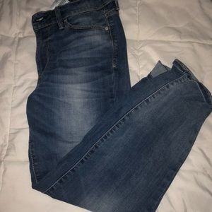 Stretchy Levi’s jeans